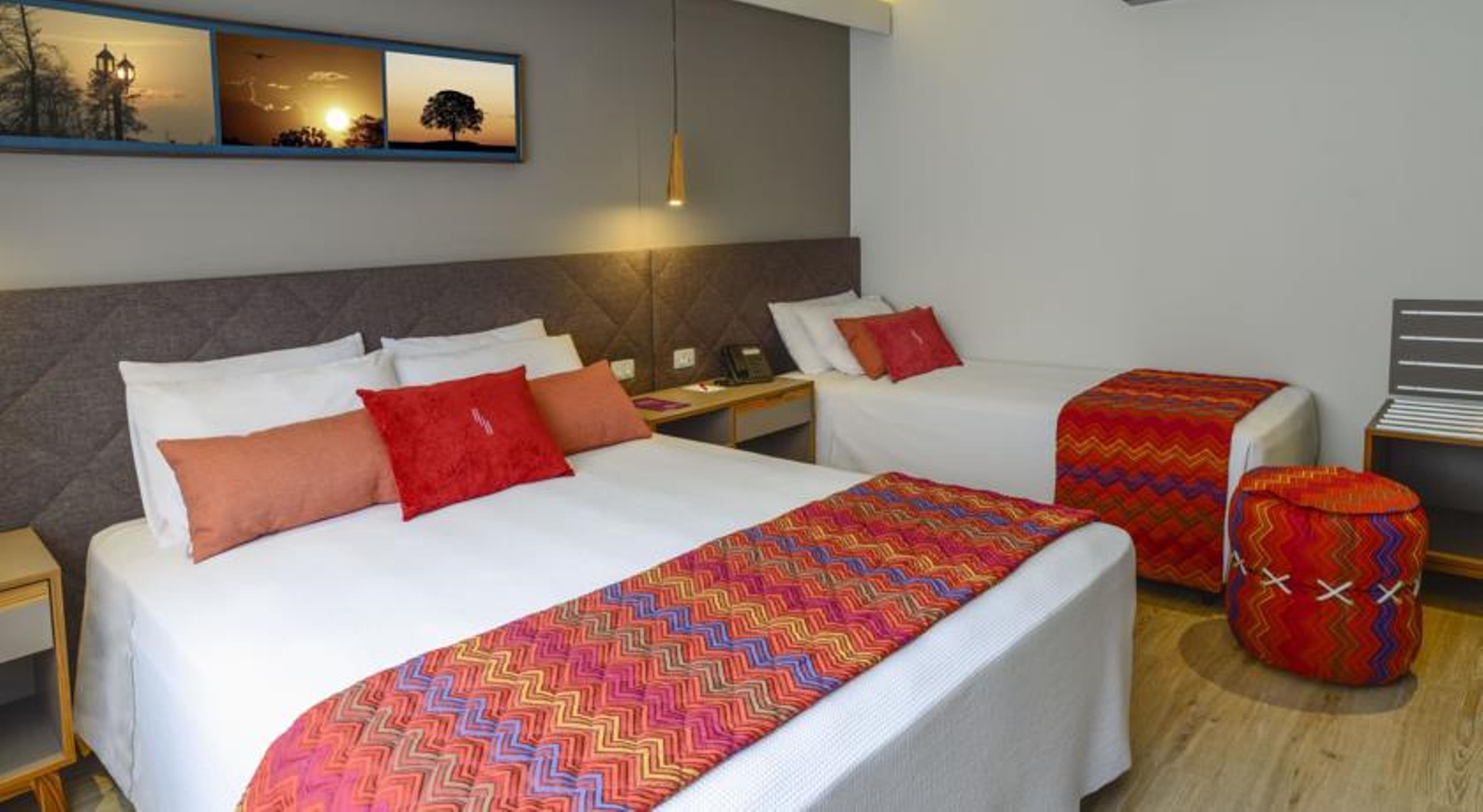 Hotel Laghetto Stilo Centro Gramado Eksteriør billede Family room