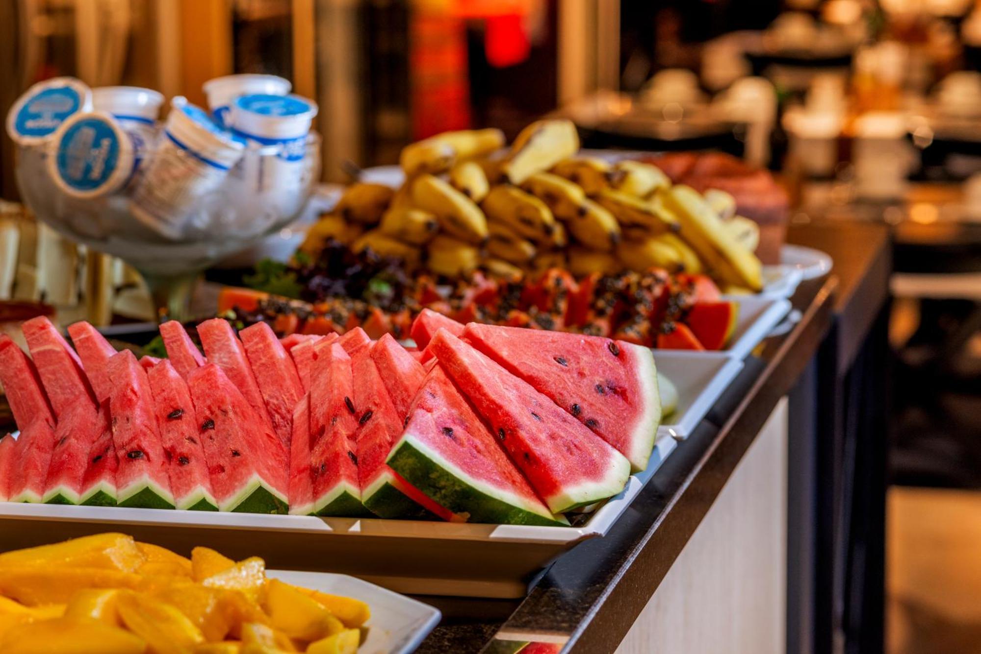 Hotel Laghetto Stilo Centro Gramado Eksteriør billede Fruit salad