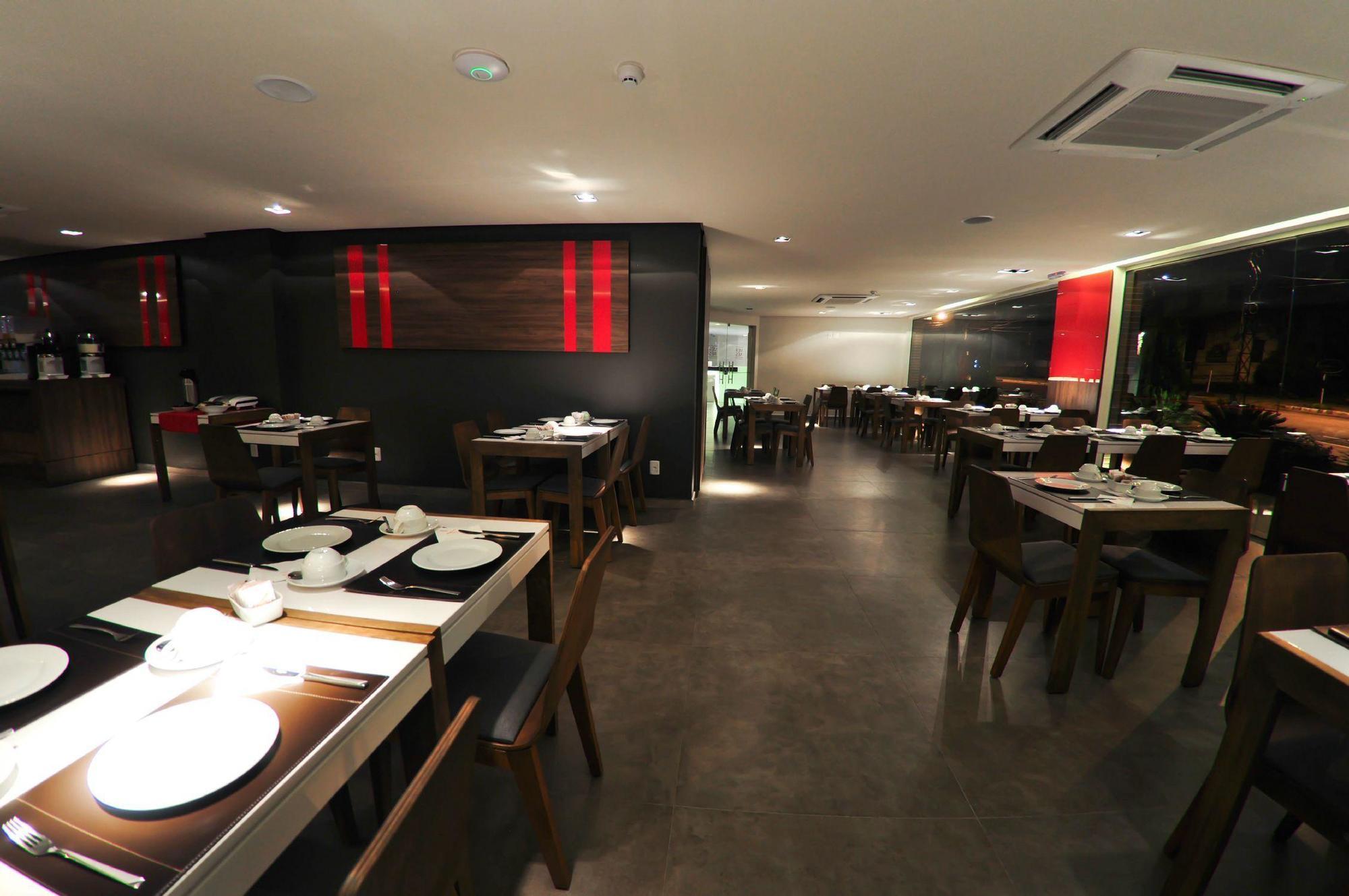 Hotel Laghetto Stilo Centro Gramado Eksteriør billede Interior of a restaurant in Kuala Lumpur, Malaysia